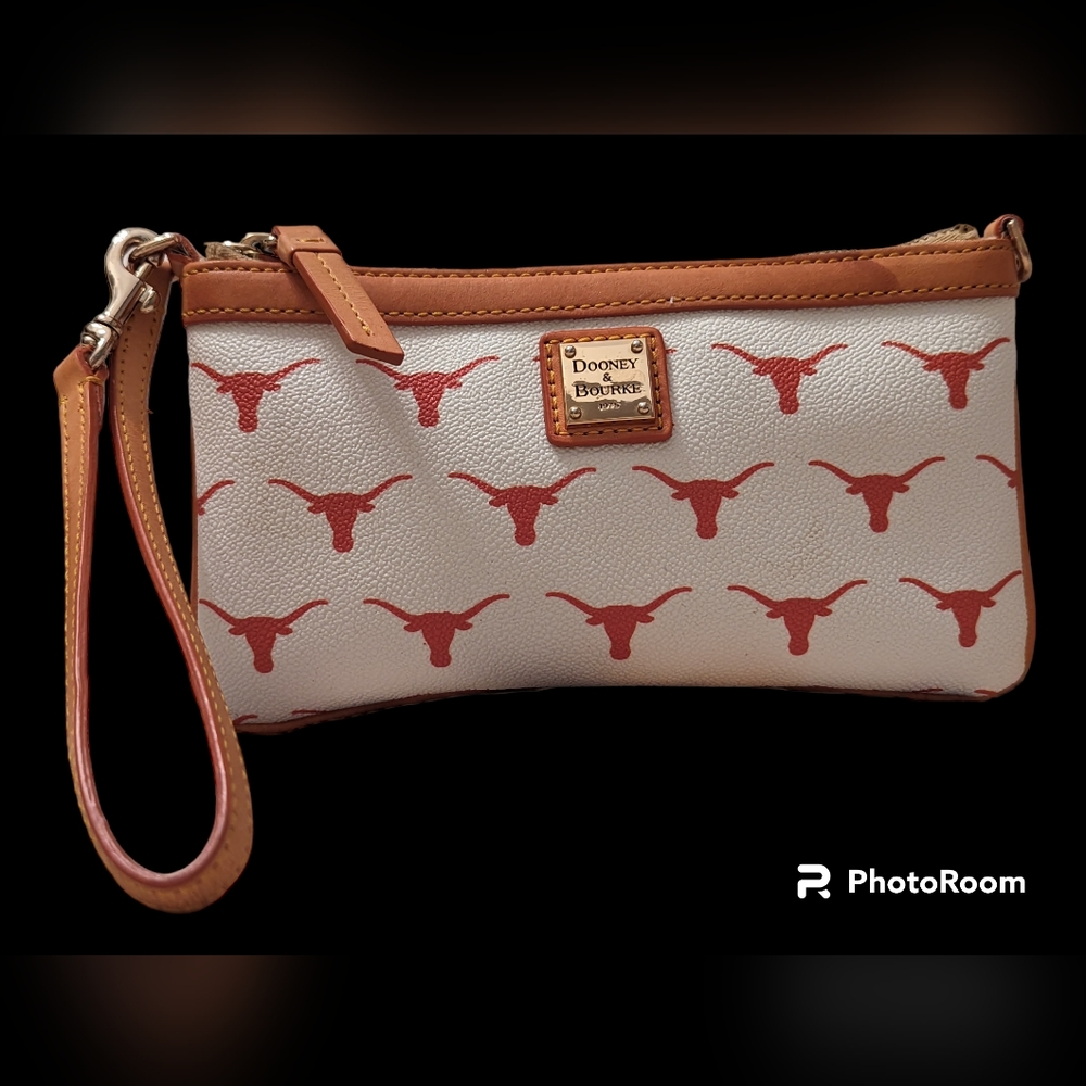 DOONEY AND BOURKE TEXAS LONGHORNS LEATHER convertible wristlet/shoulder.LIKE NEW